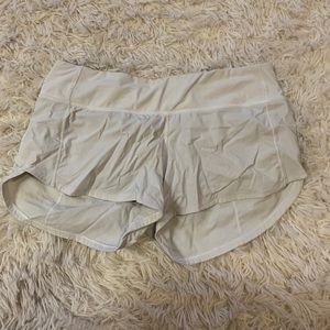 white lulu shorts size 6